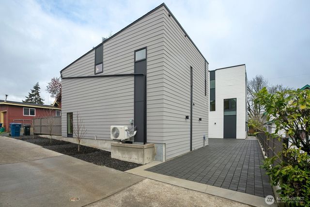 4217 S Findlay Street, Seattle, WA 98118