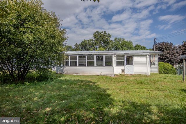 60 FIFTH AVENUE, Fayetteville, PA 17222