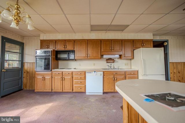 60 FIFTH AVENUE, Fayetteville, PA 17222