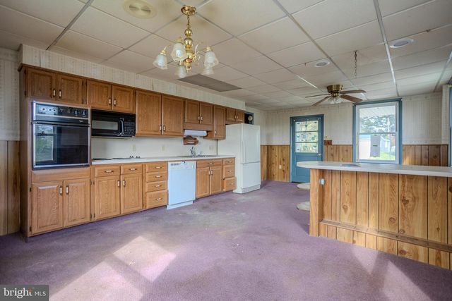 60 FIFTH AVENUE, Fayetteville, PA 17222