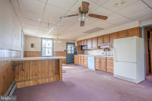 60 FIFTH AVENUE, Fayetteville, PA 17222