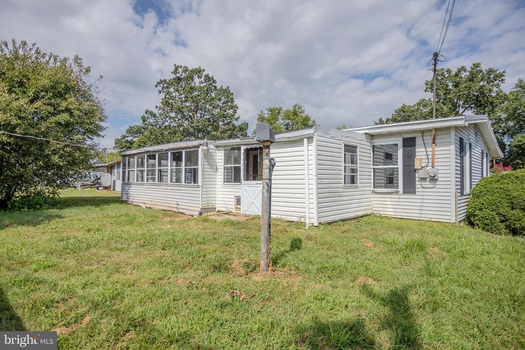 60 FIFTH AVENUE, Fayetteville, PA 17222