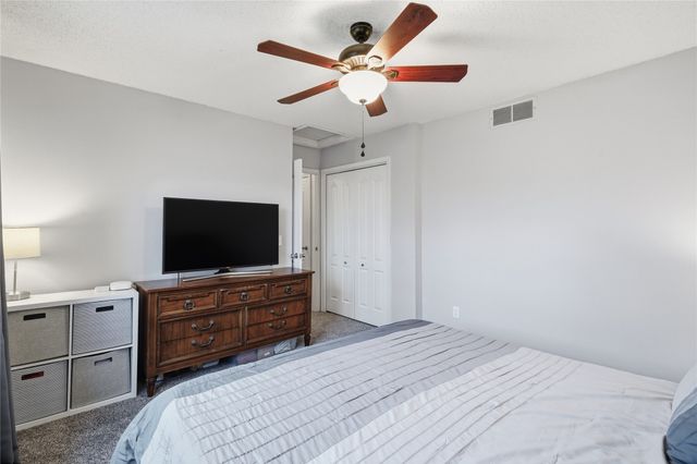 1355 E 20th Street, Norwalk, IA 50211