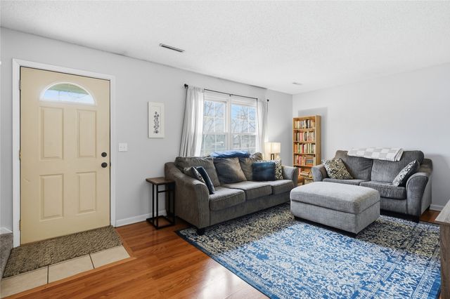 1355 E 20th Street, Norwalk, IA 50211