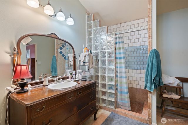 30 E Lakeway Drive, Shelton, WA 98584