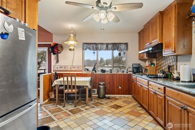 30 E Lakeway Drive, Shelton, WA 98584