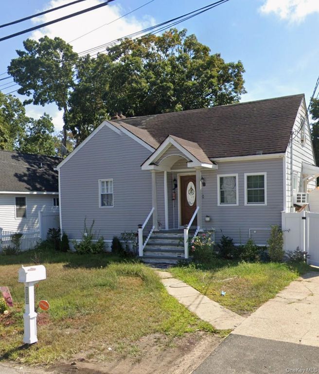 112 43rd Street, Copiague, NY 11726