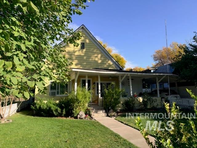 220 W Cleveland Ave, Glenns Ferry, ID 83623 property photo