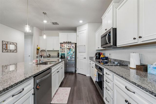 7604 POOL COMPASS LOOP, Wesley Chapel, FL 33545