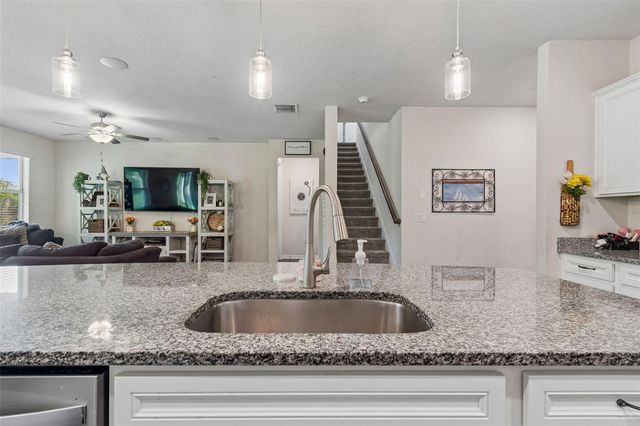 7604 POOL COMPASS LOOP, Wesley Chapel, FL 33545