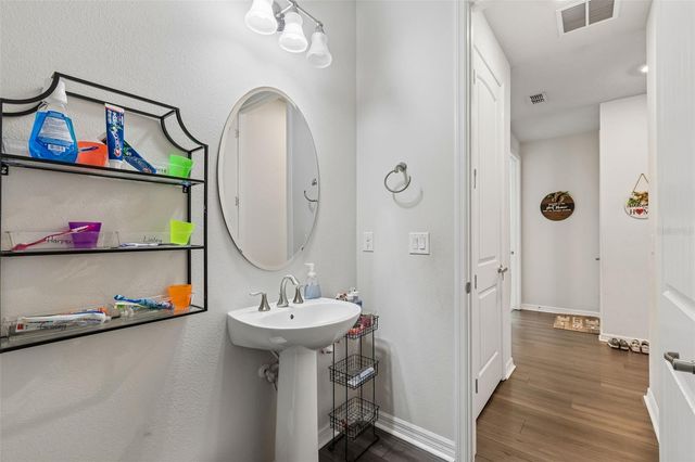 7604 POOL COMPASS LOOP, Wesley Chapel, FL 33545