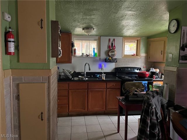 1461 Newman Avenue, Lakewood, OH 44107