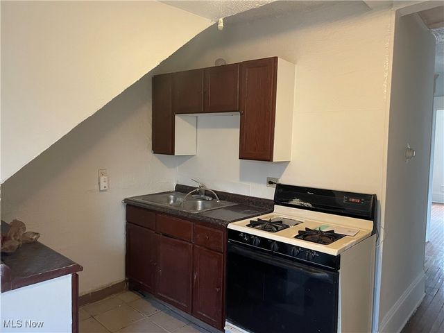 1461 Newman Avenue, Lakewood, OH 44107