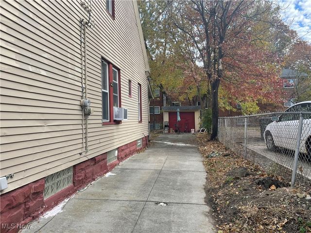 1461 Newman Avenue, Lakewood, OH 44107