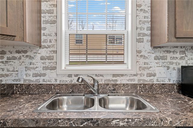 36 Leesburg Court, Imperial, PA 15126