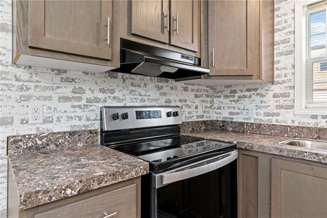 36 Leesburg Court, Imperial, PA 15126