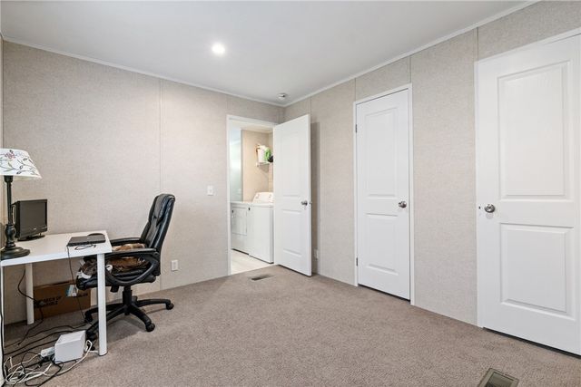 36 Leesburg Court, Imperial, PA 15126