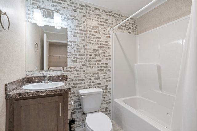 36 Leesburg Court, Imperial, PA 15126