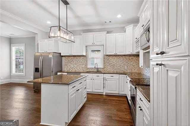 1033 White Oak Avenue SW, Atlanta, GA 30310