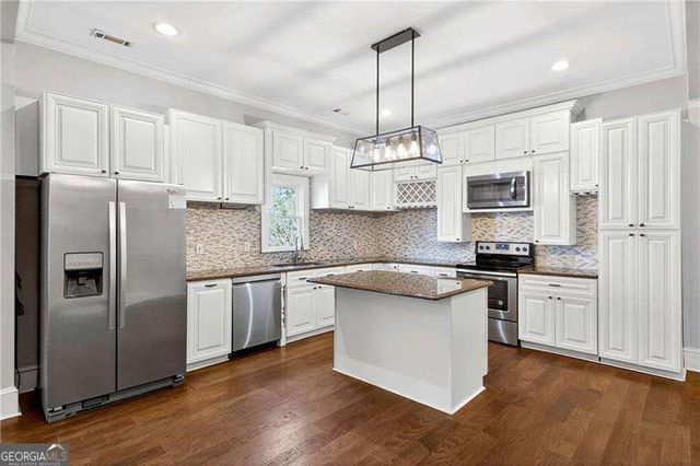 1033 White Oak Avenue SW, Atlanta, GA 30310