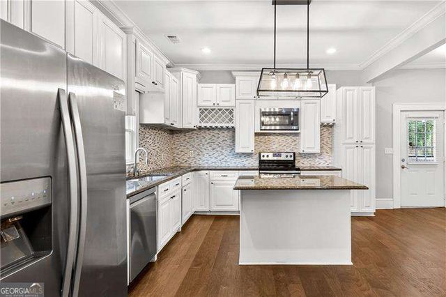 1033 White Oak Avenue SW, Atlanta, GA 30310
