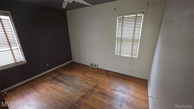 15031 Eastburn Street, Detroit, MI 48205