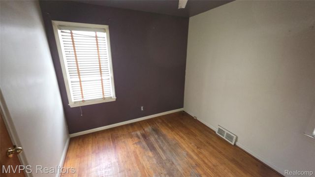 15031 Eastburn Street, Detroit, MI 48205