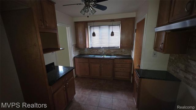 15031 Eastburn Street, Detroit, MI 48205