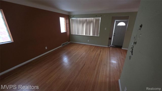 15031 Eastburn Street, Detroit, MI 48205