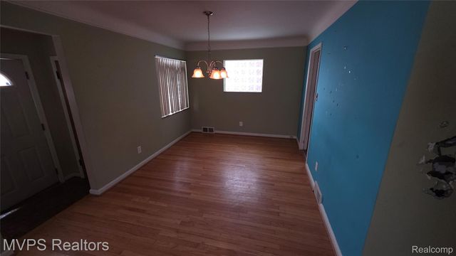 15031 Eastburn Street, Detroit, MI 48205