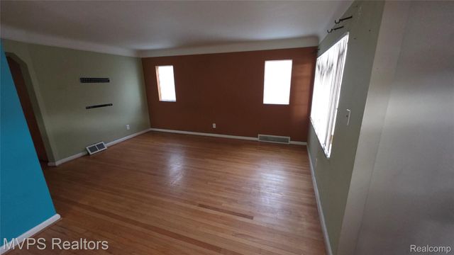 15031 Eastburn Street, Detroit, MI 48205