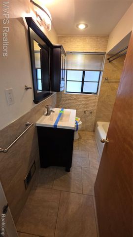 15031 Eastburn Street, Detroit, MI 48205