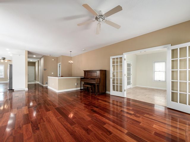 995 Bushwood Lane, Columbus, OH 43235