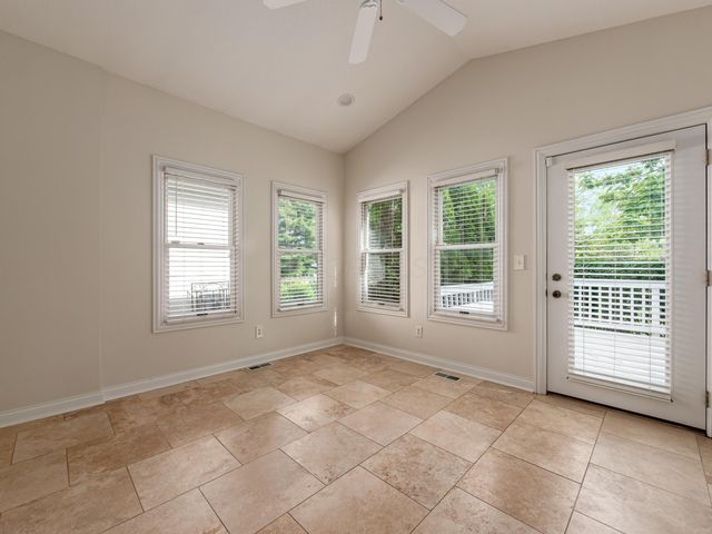 995 Bushwood Lane, Columbus, OH 43235