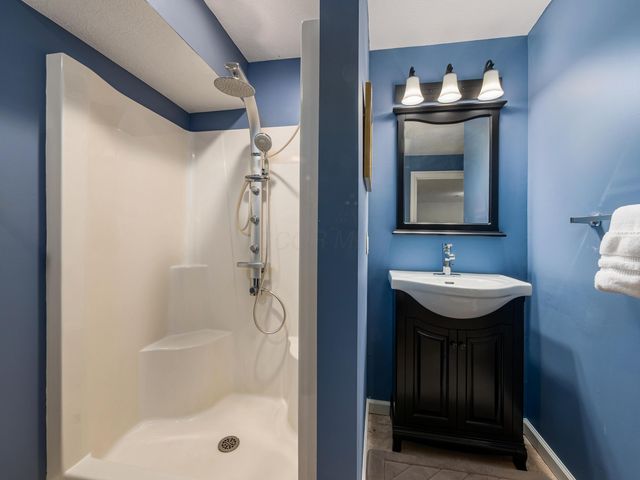 995 Bushwood Lane, Columbus, OH 43235