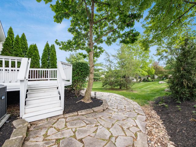 995 Bushwood Lane, Columbus, OH 43235