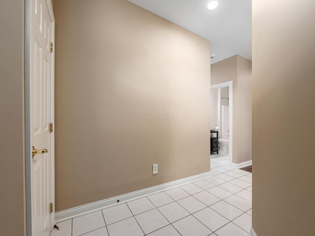 995 Bushwood Lane, Columbus, OH 43235
