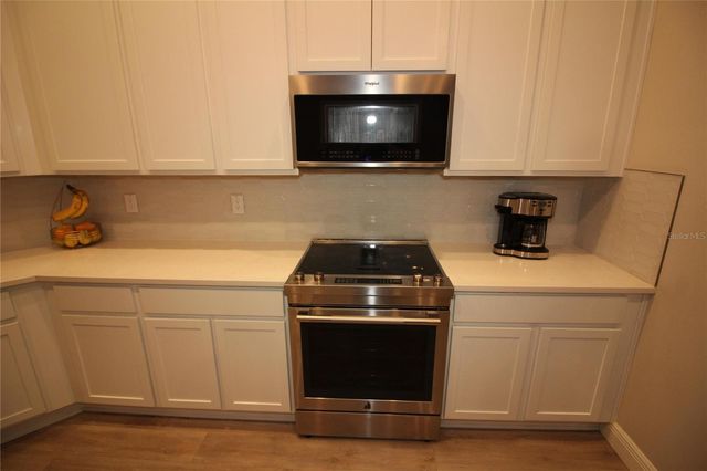 9449 SANDERS PARK PLACE, Seffner, FL 33584