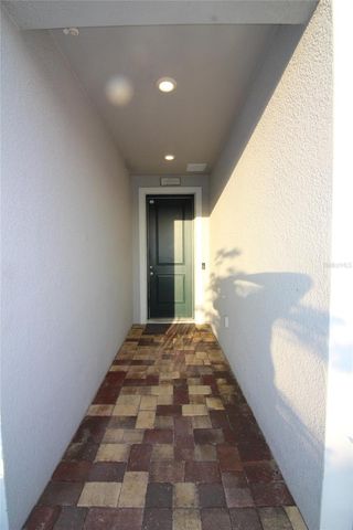 9449 SANDERS PARK PLACE, Seffner, FL 33584