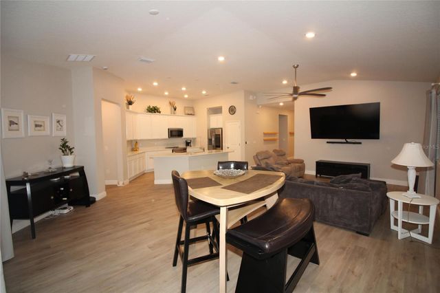 9449 SANDERS PARK PLACE, Seffner, FL 33584