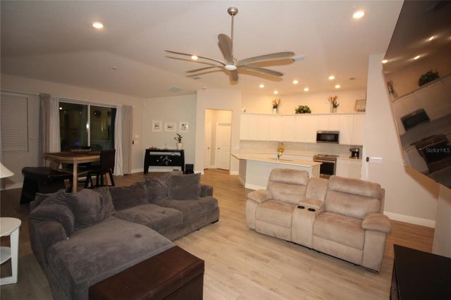 9449 SANDERS PARK PLACE, Seffner, FL 33584