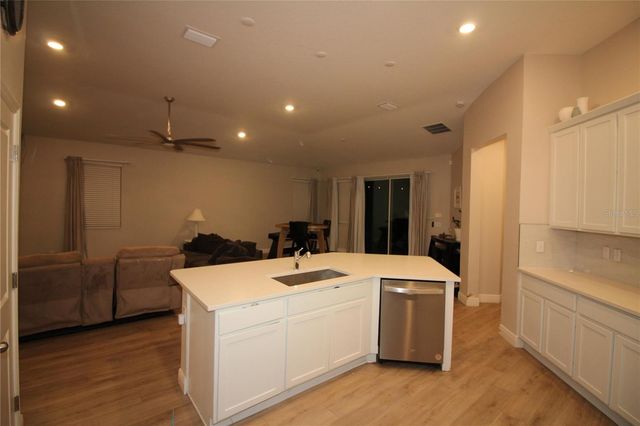9449 SANDERS PARK PLACE, Seffner, FL 33584