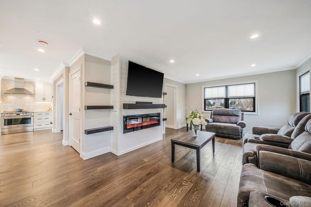 665 Mount Sinai Coram Road, Mount Sinai, NY 11766