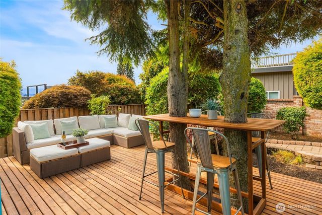2342 NW 98th Street, Seattle, WA 98117
