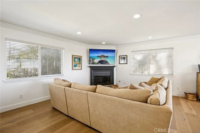 656 7th Street, Hermosa Beach, CA 90254