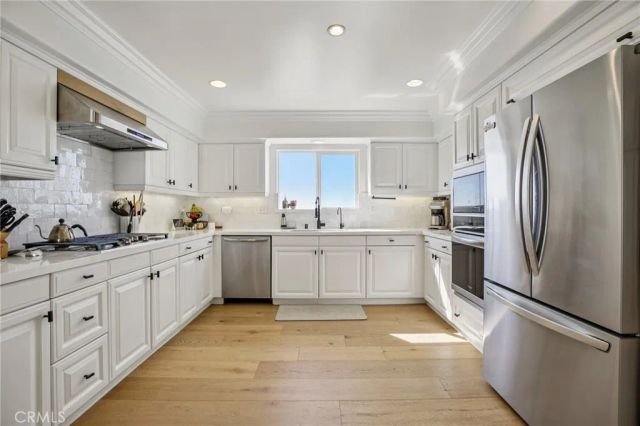 656 7th Street, Hermosa Beach, CA 90254