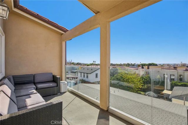 656 7th Street, Hermosa Beach, CA 90254