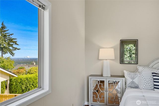 14225 SE 44th Street, Bellevue, WA 98006
