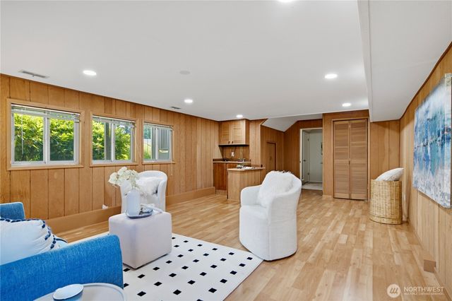 14225 SE 44th Street, Bellevue, WA 98006