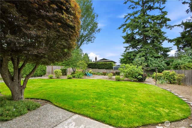 14225 SE 44th Street, Bellevue, WA 98006